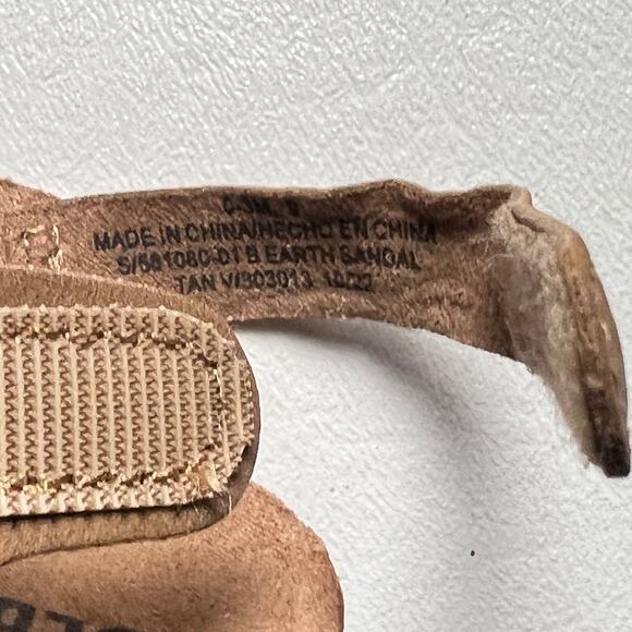 Old Navy Faux Leather Baby Shoes Sz 0-3M - Picture 5 of 7